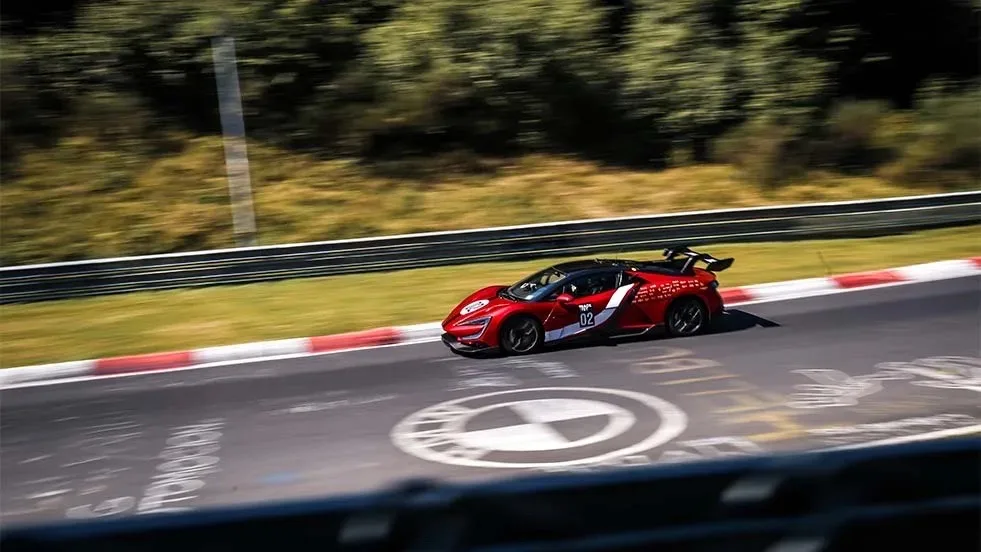 Bugatti'yi tahtından etmişti. Çinli marka gözünü 500 km/h hız sınırına dikti