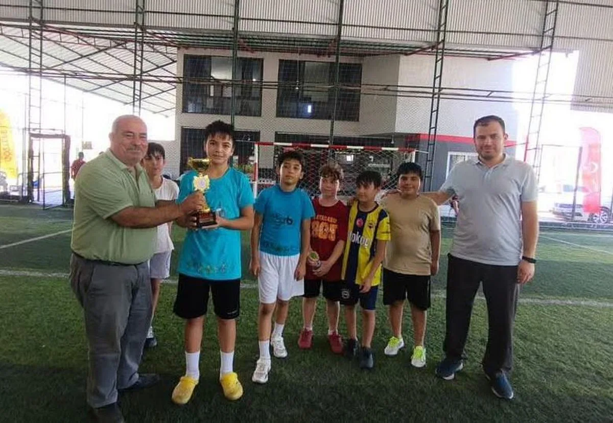 Erdemli'de Kur'an Kursu Öğrencilerine Futbol Turnuvası