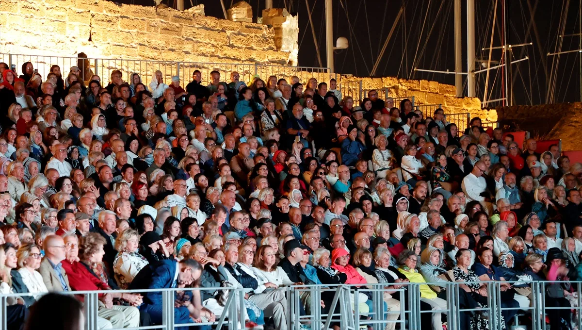 Zeki Müren, vefatının 30. yılında Bodrum Kalesi'nde konserle anıldı